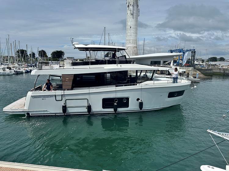 Convoyage Beneteau Trawer 54