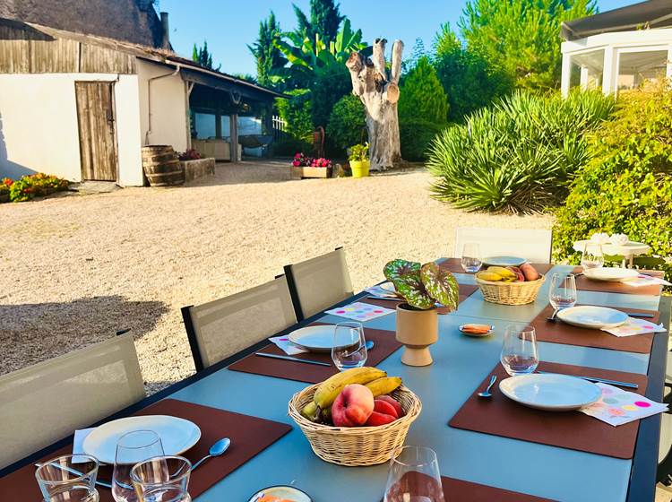 Petit déjeuner en terrasse