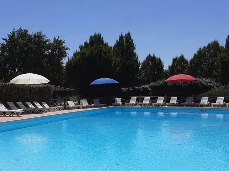 Etang Vallier Resort-piscine