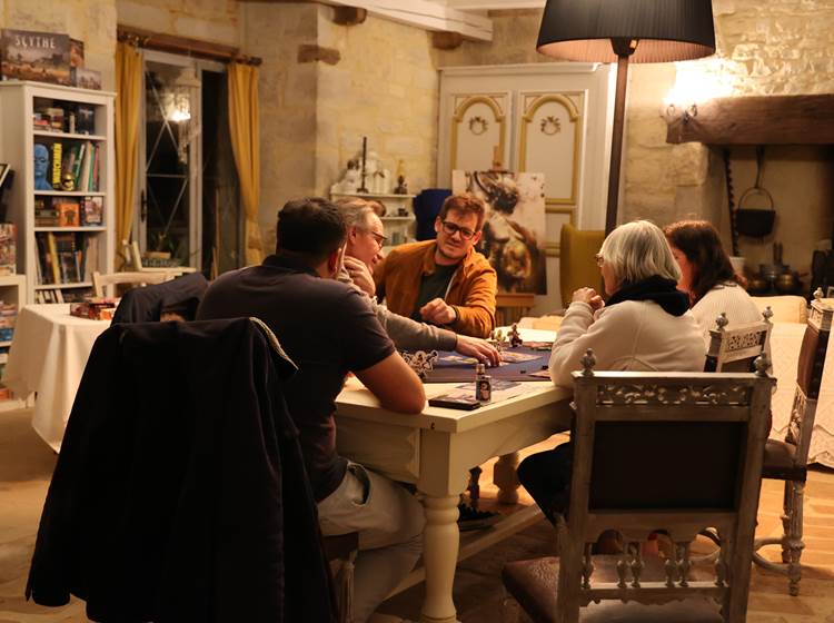 CHÂTEAU LUDIQUE & FANTASY, Jeux de société, jeux de rôle, murder party & animations immersives