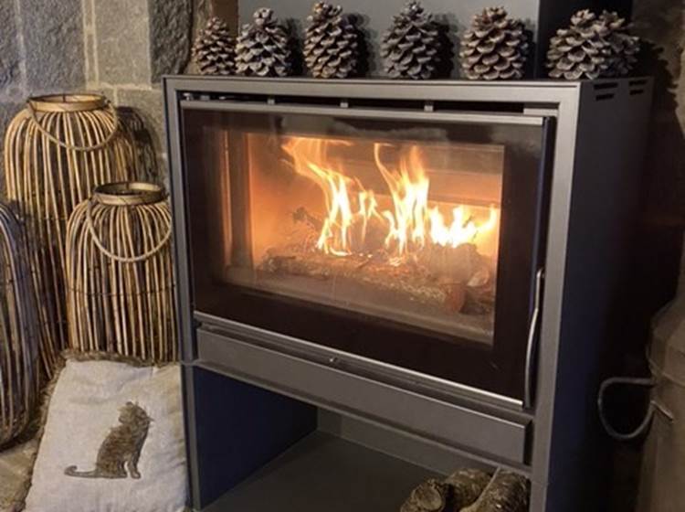 feudecheminée-cantou-soiréechaleureuse-hiver-chambredhôtes-hautecorrèze