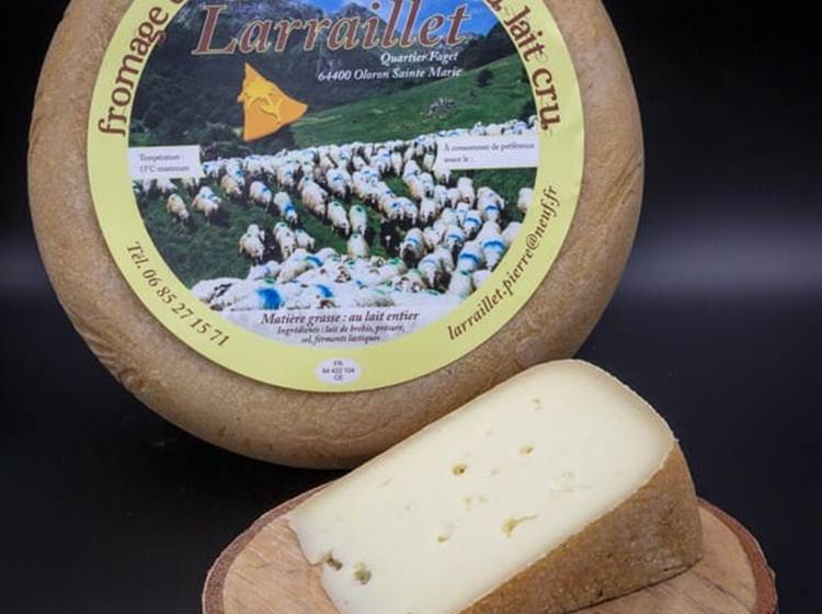 Le fameux fromage de brebis des Pyrénées, appellation Ossau-Iraty