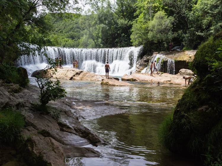 Cascade de St Laurent le minier