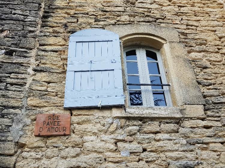 Rue pavée d'amour Gordes Love Provence Luberon