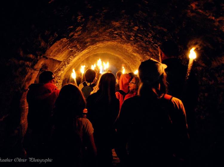 Visite nocturne aux flambeaux dans le château fort de Bouillon