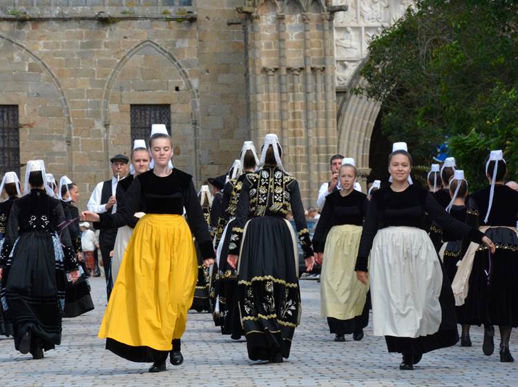 Fêtes folklorique de la St Samson , fin juillet