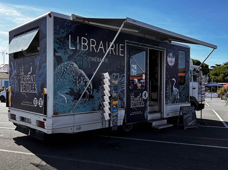 La librairie ambulante à retrouver sur les marchés d'Oléron