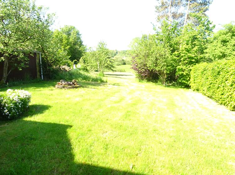 jardin du gîte 1 en été