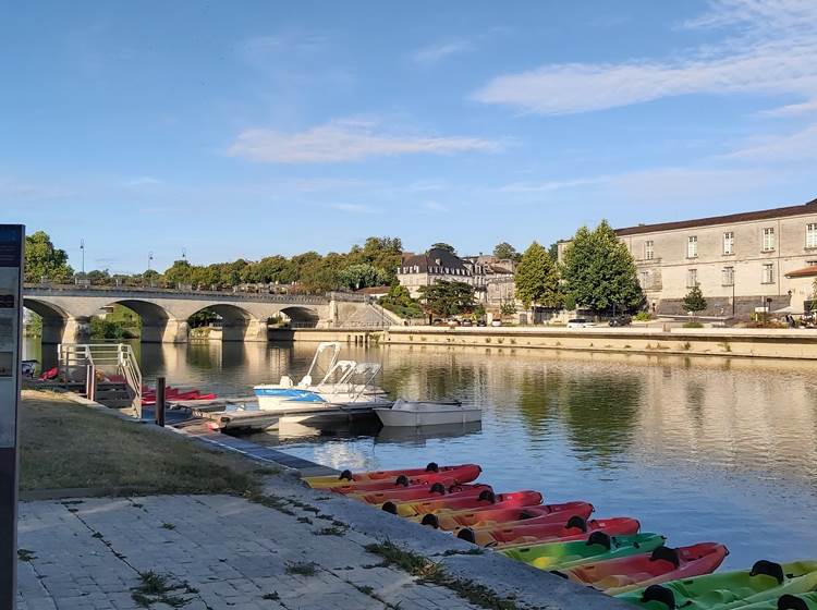 Le Pont de St Jacques, canoë sur la Charente