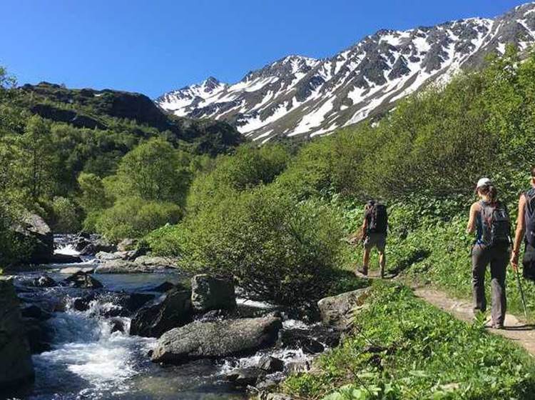 Départ dans le site classé du Mont Thabor