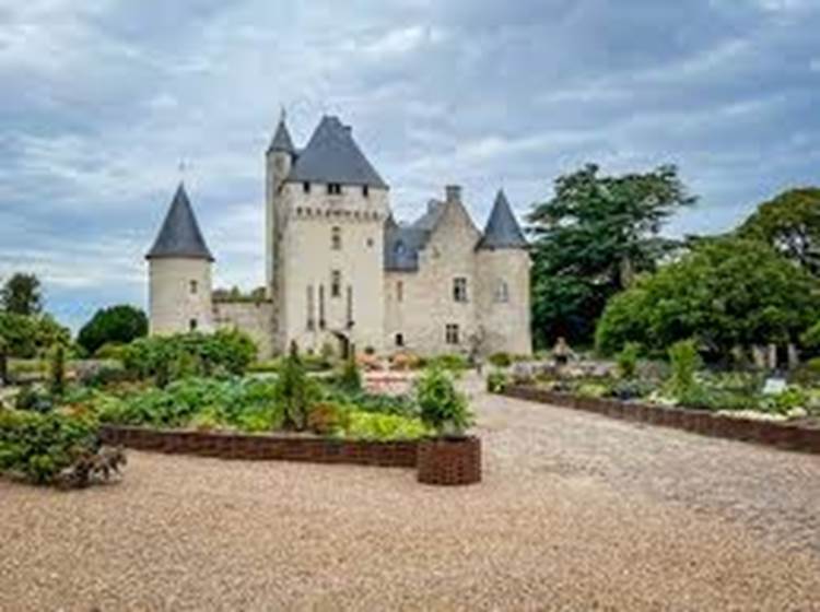 chateau-du-rivau-gite-troglodyte-touraine