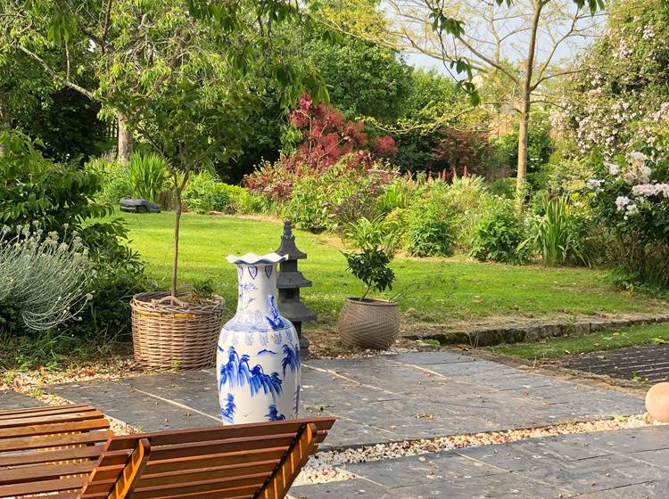 vue magnifique sur le parc depuis l'espace bien-être, un cadre enchanteur pour se relaxer et prendre le temps