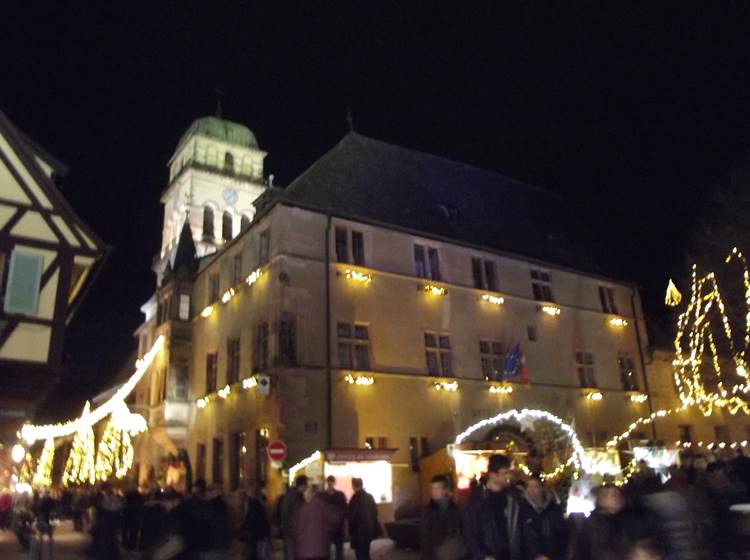 La Mairie et  l'office du Tourisme à Kaysersberg