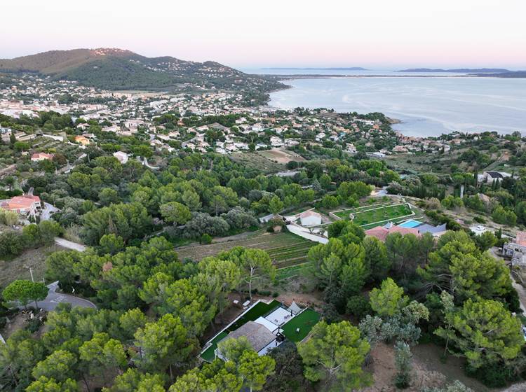 Situation de la résidence face à la mer