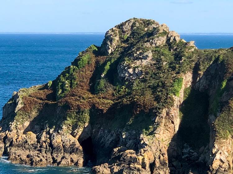 découvir ou re-découvrir les sites incontournables : falaises de Plouha