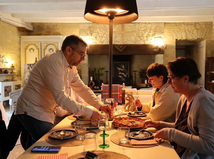 Repas alsacien servi au Château de Saint-Chamarand dans le Lot lors d’un séjour de groupe