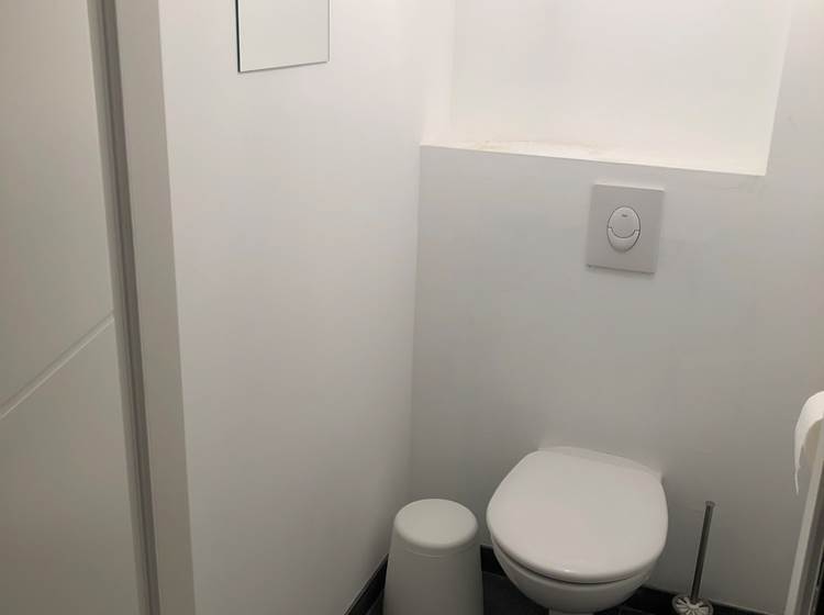 Toilettes séparés