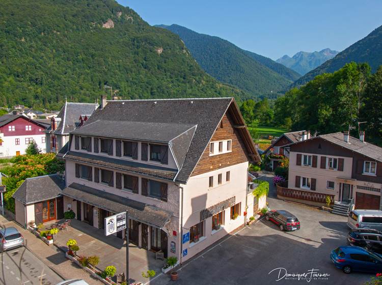 Hotel Bagnères de Luchon St Mamet Pyrénées La Rencluse