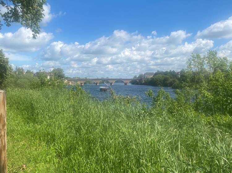 Rivière-gabarre-dordogne-bergerac-bateau