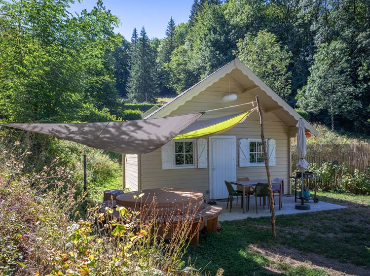 Une nuit dans 1 cabane dans la forêt