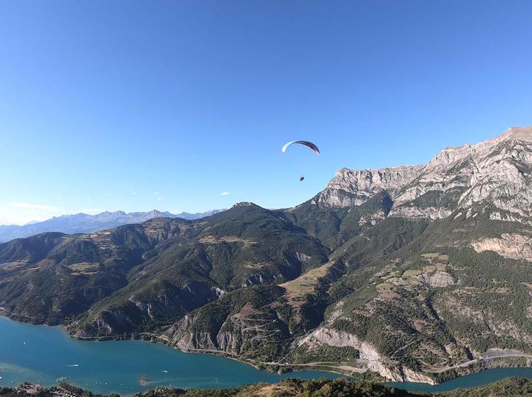 Vol en parapente, les Ailes du Lac à Saint Vincent les Forts