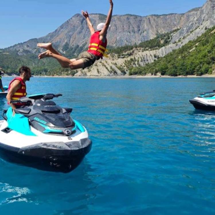 Jet Ski 05 - Le Port Saint-Pierre au Sauze-du-Lac-photo-page