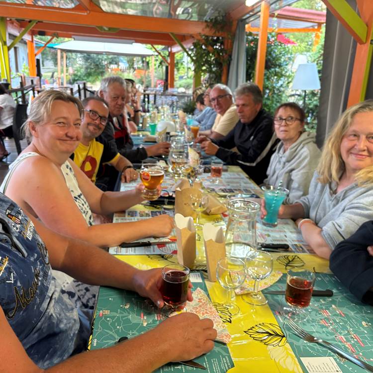 Une belle équipe de juillet-photo-page