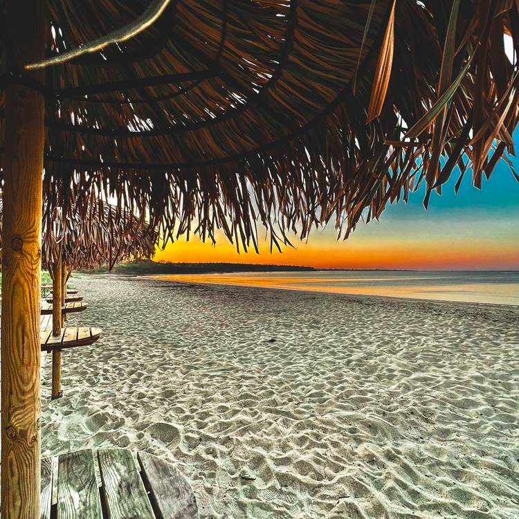 Lever de soleil sur la plage de Kerleven depuis le restaurant Le Copa La Forêt-Fouesnant-photo-page