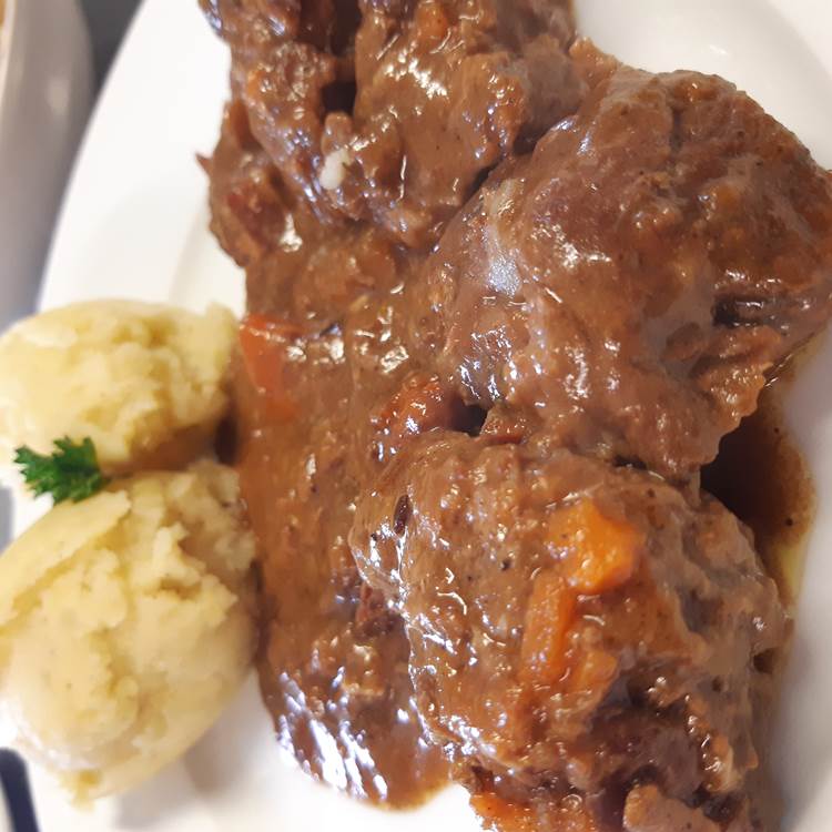 carbonade, boeuf limousin mijoté à la bière de 1000 vaches et purée-photo-page