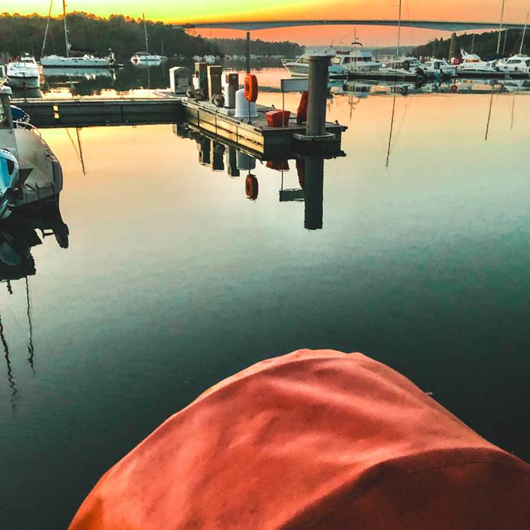 Coucher de soleil sur le Port de Plaisance et le Pont de Cornouaille entre Bénodet et Sainte-Marine-photo-page