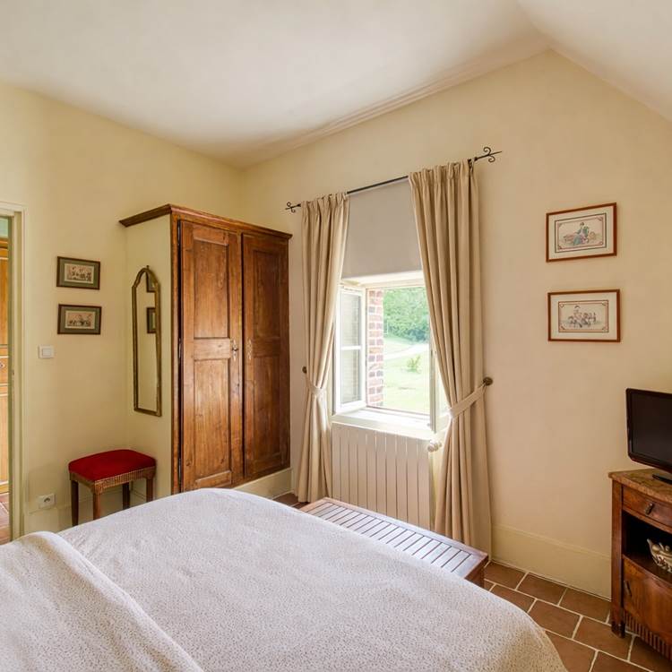 chambre-1er-etage-annexe-la-verrerie-d-ivoy-photo-page