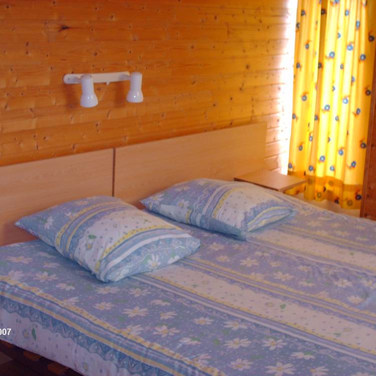 Chambre double 1er étage lit de 1,80m x 2,00m-photo-page