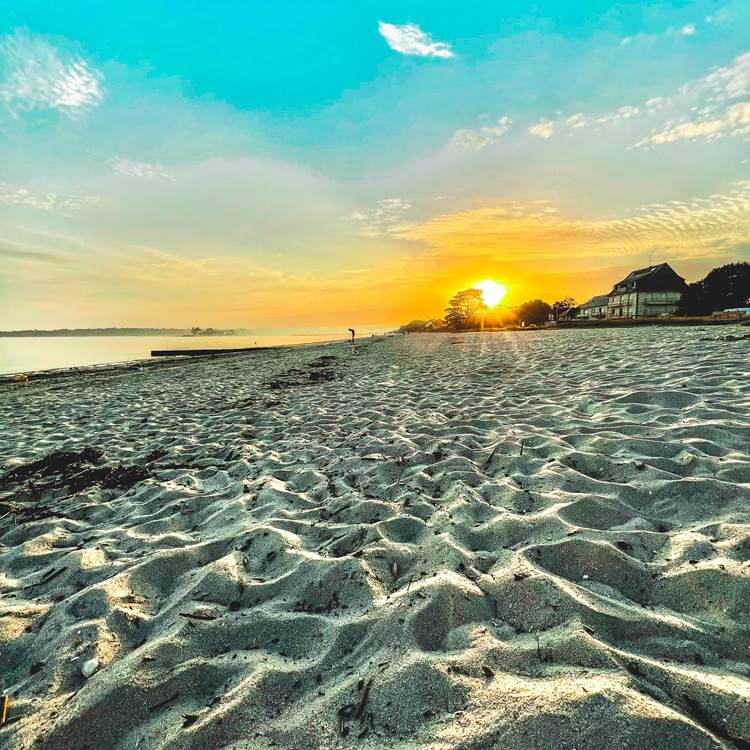 Coucher de soleil sur la plage de Kerleven La Forêt-Fouesnant-photo-page