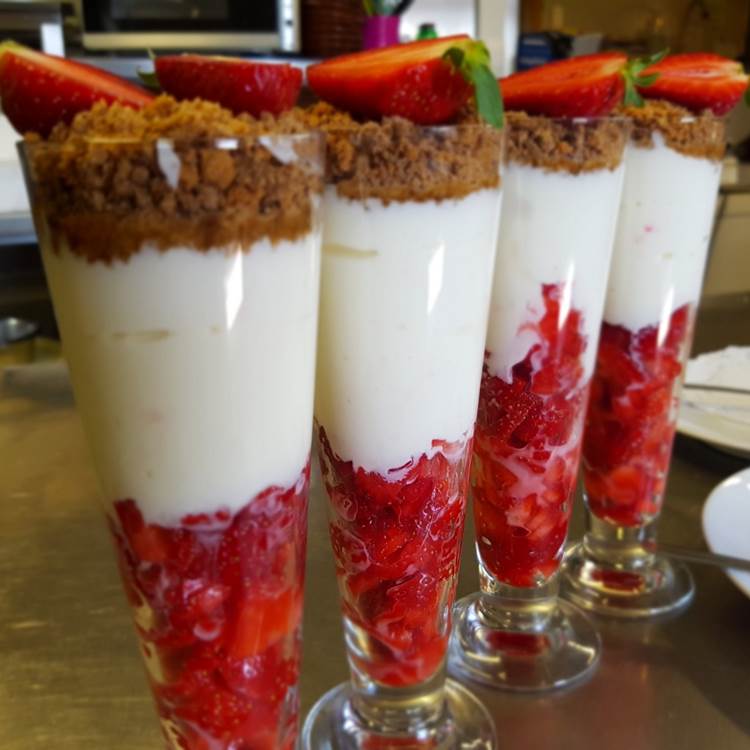 fromage blanc battu aux fraises de Montgibaud et speculoos le Ranch des Lacs-photo-page