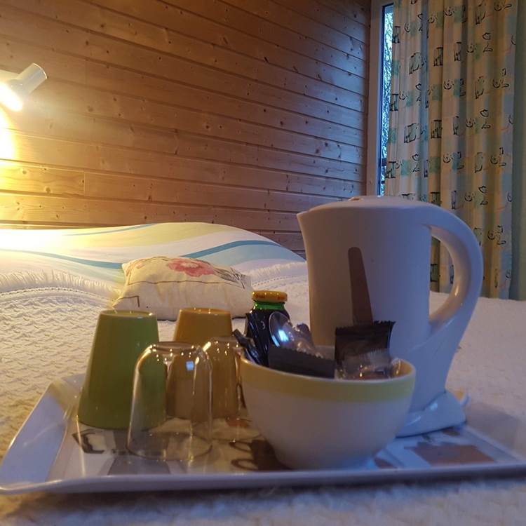 plateau de courtoisie chambre d'hôte Maison du Masjoubert 87120 Etape en Limousin-photo-page