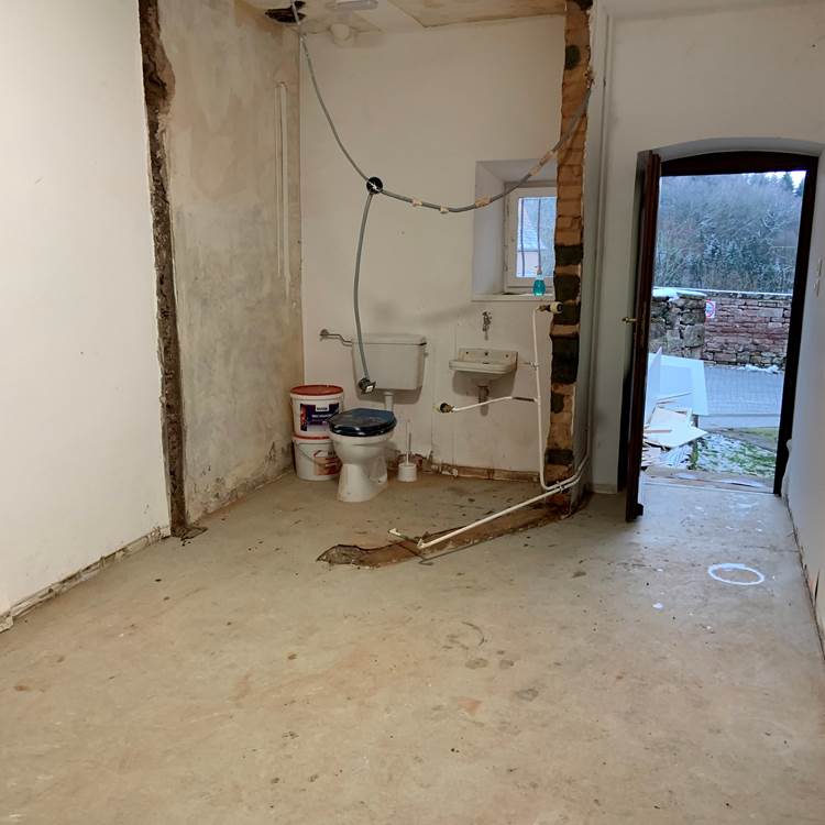 Les futures toilettes du Biergarten-photo-page