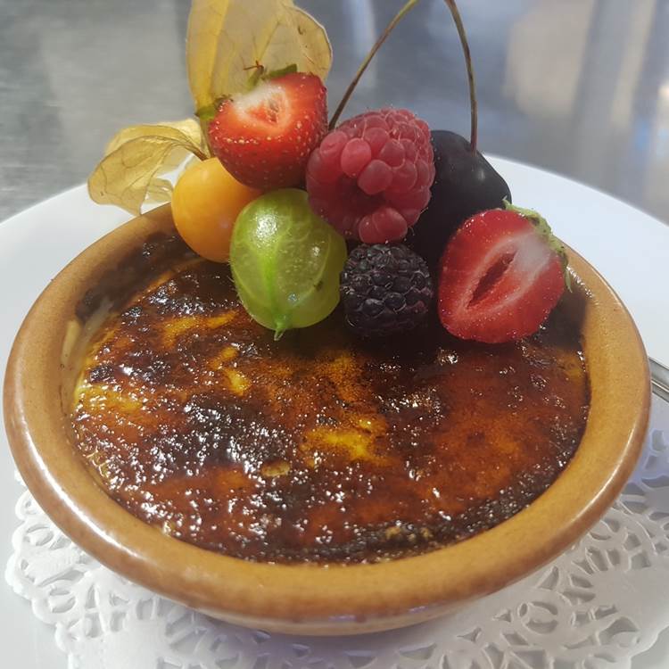 crème brûlée au lait frais cru du Mas Gilard Le Ranch des Lacs-photo-page