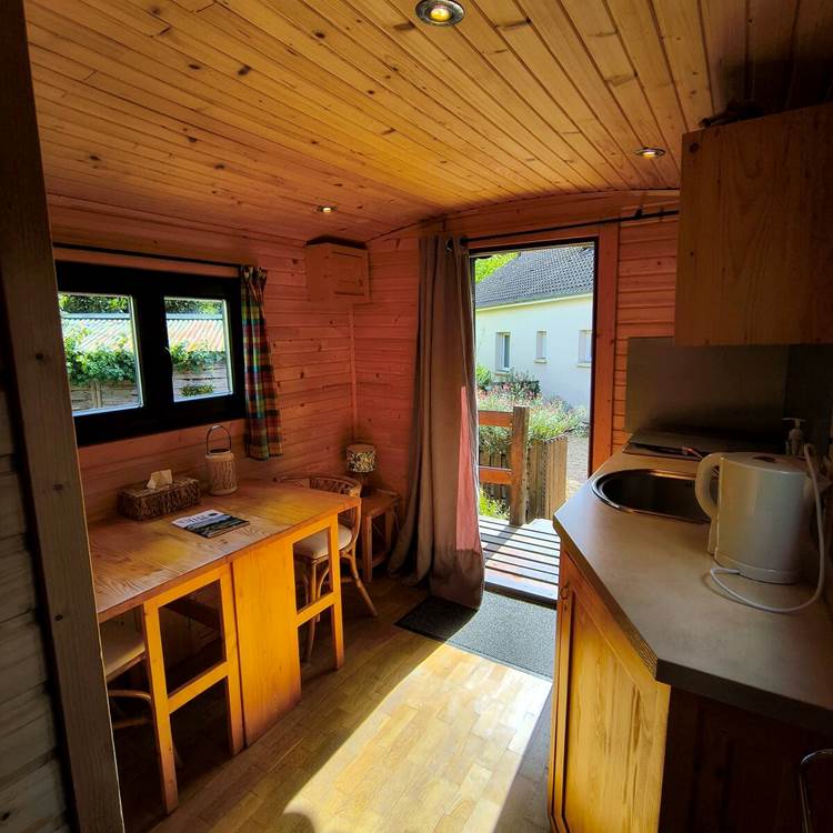 intérieur roulotte insolite La Flèche Sarthe-photo-page