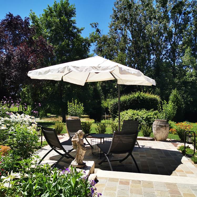 la-verrerie-d-ivoy-annexe-la-terrasse--photo-page