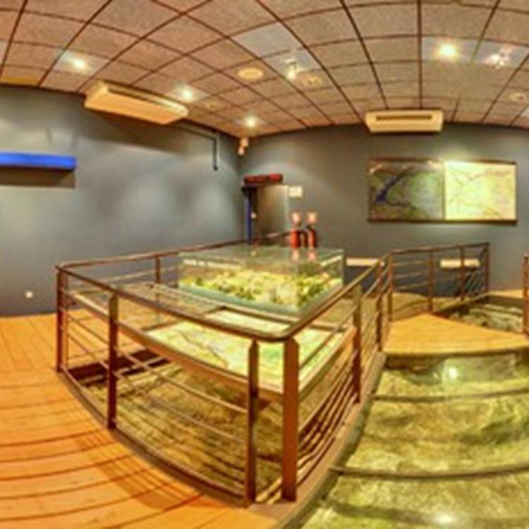 La salle des maquettes - Muséoscope du Lac-photo-page
