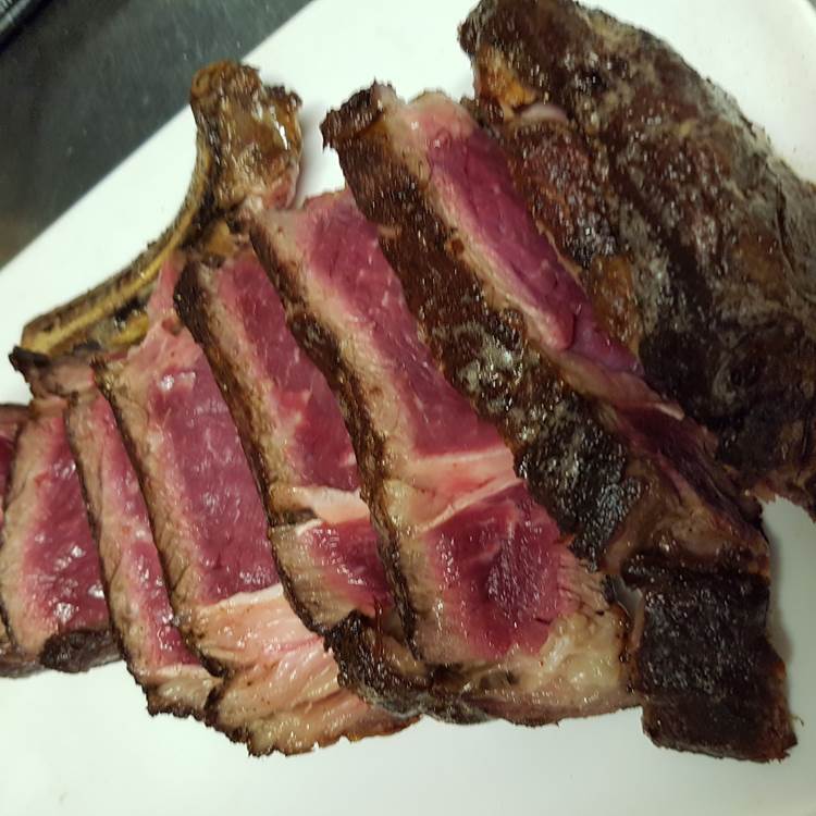 côte de boeuf maturée viande bovine de race limousine-photo-page