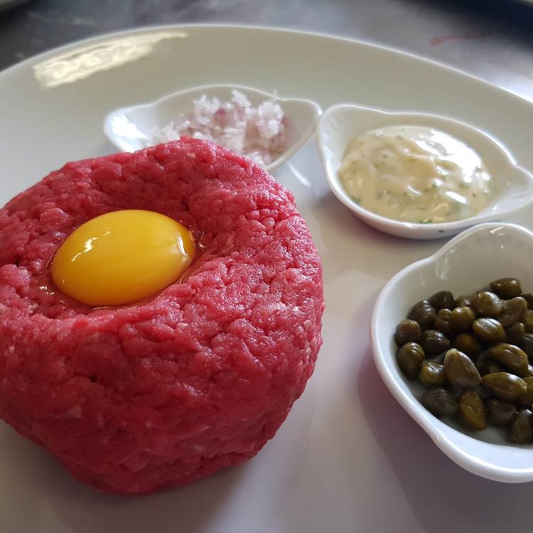 tartare coupé au couteau Le Ranch des Lacs-photo-page