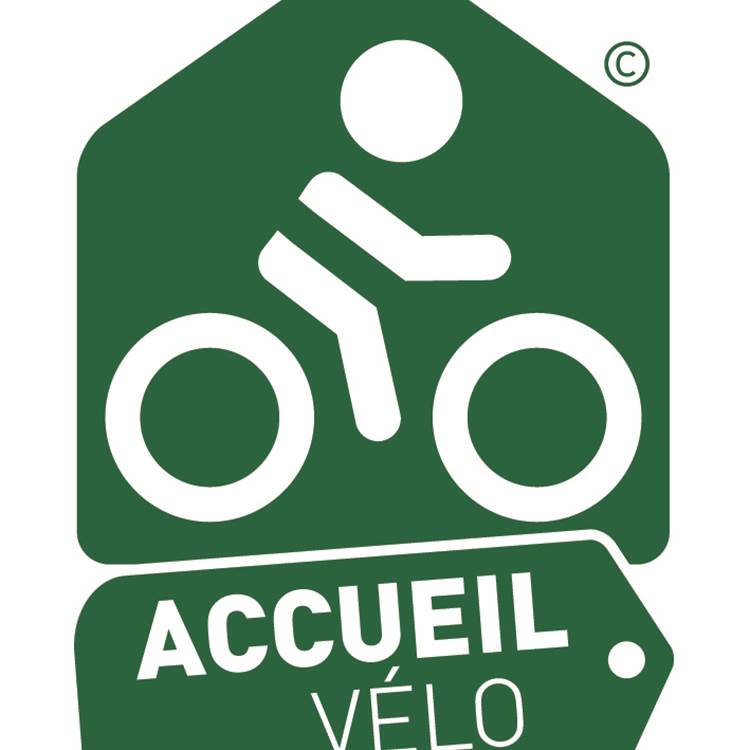 Accueil et sortie vélo sur voie verte et bleu en Ardèche du sud