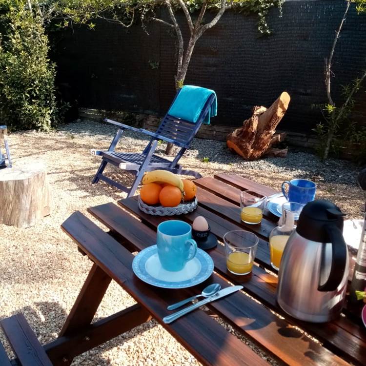 terrasse roulotte insolite La Flèche-photo-page