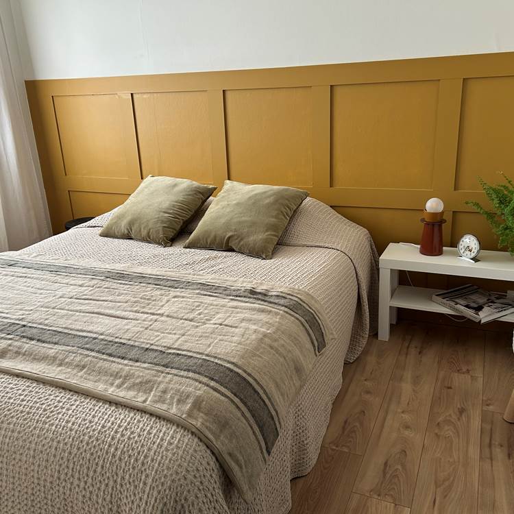 vue du lit deLa chambre " Moutarde douce" de Maison GInette à Oléron-photo-page