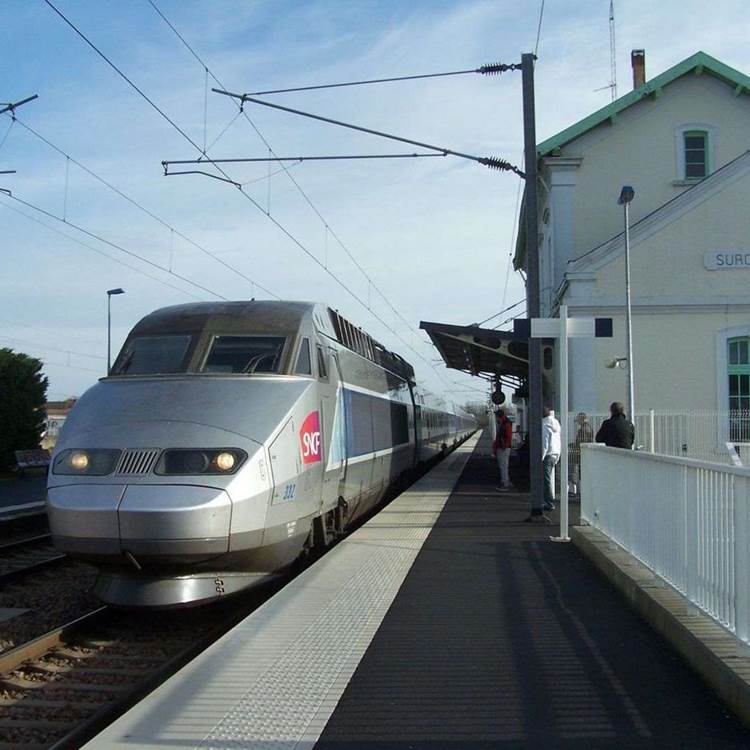 La gare TGV est à quelques minutes seulement de la maison