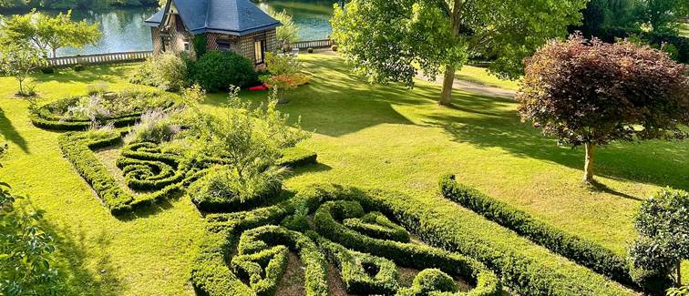 Maison d'hôtes - proche Angers - Grand jardin clos