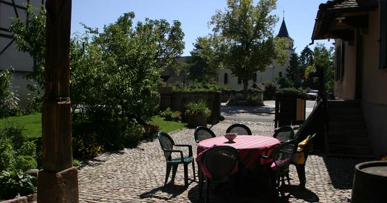 3 IMG_7752 Vue sur l'Eglise de la cour
