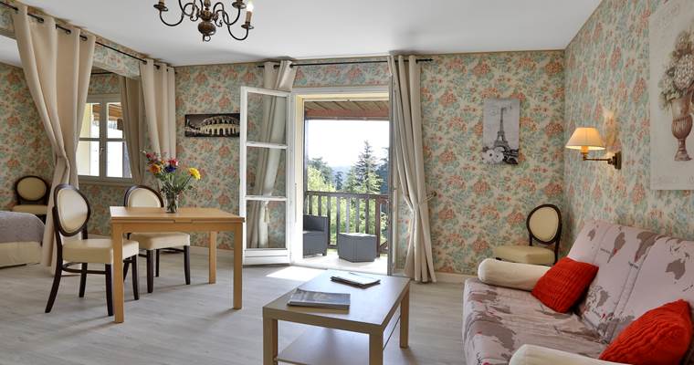 Gîte Tradition 33 avec balcon 2 à 4 personnes - canapé-lit pour enfants - vue sur la parc