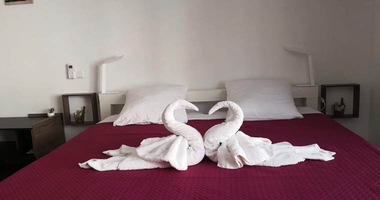 33CC8FA6-423E-4E8F-8E00-4325898D5D99